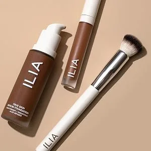 ILIA - Complexion Brush | Non-Toxic Vegan Cruelty-Free Multi-Use Brush With White Wood Handle + Soft Synthetic Bristles - COMPLEXION 1