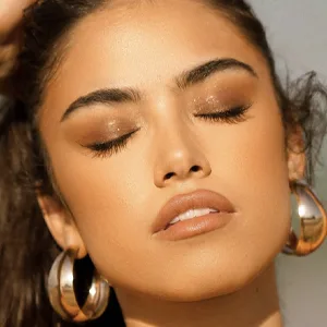 Pretty Vulgar - Bird's Nest Blurring Beauty Mousse Clean & Cruelty-Free Deep Truth (Deep) - BARELY-THERE MAKEUP