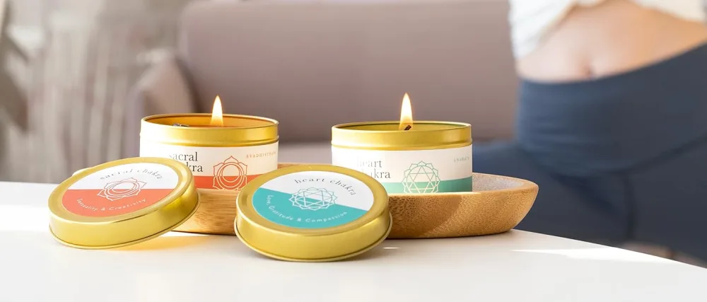Chakra Candle Box Set of 7 with Crystals Inside | for Aromatherapy Meditation Yoga Reiki and Mindfulness | Gift Box Candles - Chakra candle set with crystals