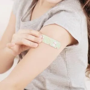 Breathable Bandages 1 Box Cartoon Medical Glue Stickers Adhesive Child Woundplasts - product information 5
