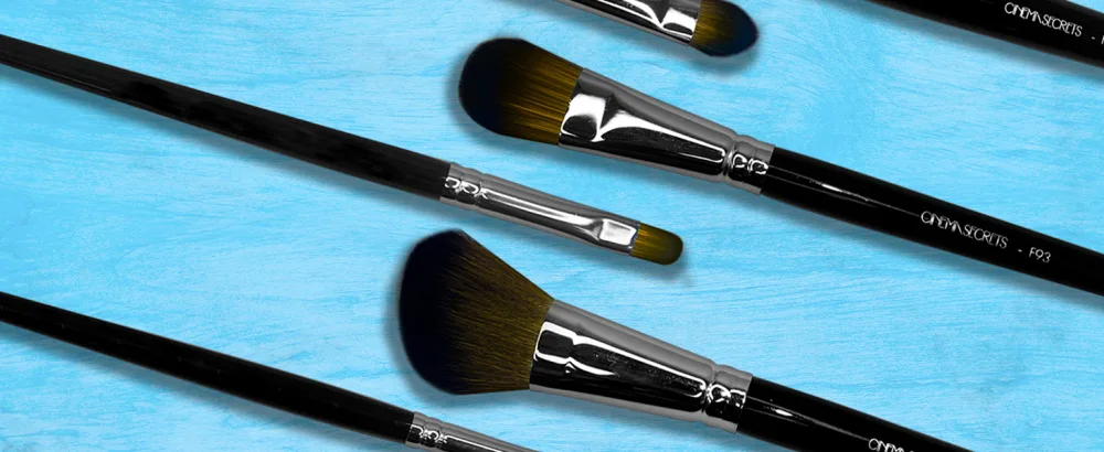 Cinema Secrets E23 Flat Filbert Eyeshadow Brush - gcgj