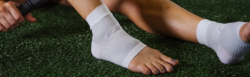 OS1st FS6 Performance Single Foot Sleeve for Plantar Fasciitis Pain Relief, Heel Pain and Arch Support Medium - OS1st FS6 Performance Foot Sleeve perfect for plantar fasciitis and heel/arch pain.