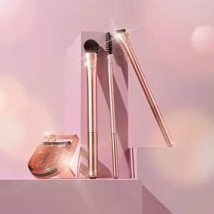 Real Techniques Sleigh The Night Mini Brush + Sponge 4 Piece Holiday Gift Set Sleigh the Night 4 Piece Set - image