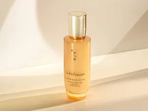 Sulwhasoo Concentrated Ginseng Renewing Emulsion: Lightweight Lotion to Smooth Hydrate and Visibly Soften Lines & Wrinkles 4.22 fl. oz. - CG-RE