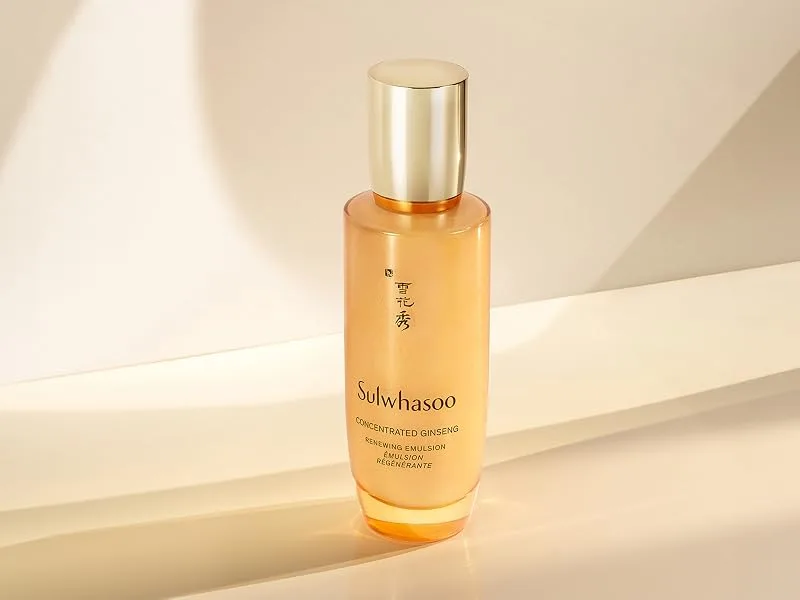 Sulwhasoo Concentrated Ginseng Renewing Emulsion: Lightweight Lotion to Smooth Hydrate and Visibly Soften Lines & Wrinkles 4.22 fl. oz. - CG-RE
