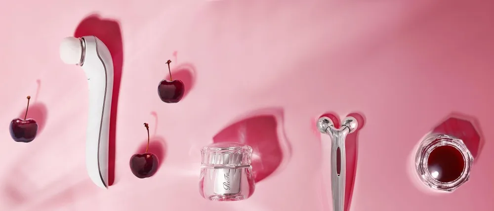 ReFa CLEAR Face Brush 3D Sonic Ion Cleansing Device with USB Charging Cable Face Cleansing Brush Face Brush Cleanser - ReFa began with the conception of a single beauty roller.