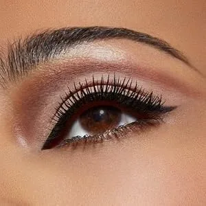 Raven Masquara - Volumizing Jet-black finish - Waterproof