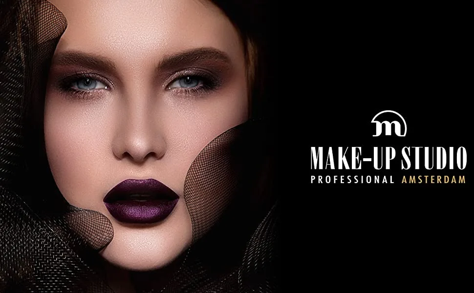 Professional Amsterdam Use the slanted arch brush to apply taught lines under the brow bone colour eyebrows or create attractive eyeliner. - product information 1