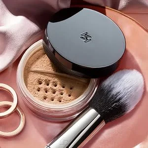 KIKO MILANO - Unlimited Long Lasting Matte Loose Powder 02 Long-lasting mattifying face powder Neutral - Application