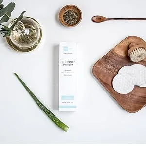 Face Foaming Gel Cleanser pH Balancing Cicamed Organic Science - board