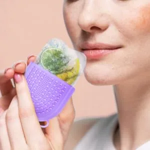 Beauty Face Ice Tray Face Beauty Tool Face Icing Roller Silicone Icing Tool Ice Holder for Face Ice Face Roller Face Massage Ice Roller Skin Massage Ice Roller Face Ice Roller 13X6.5X5.5CM Violet - product information 2