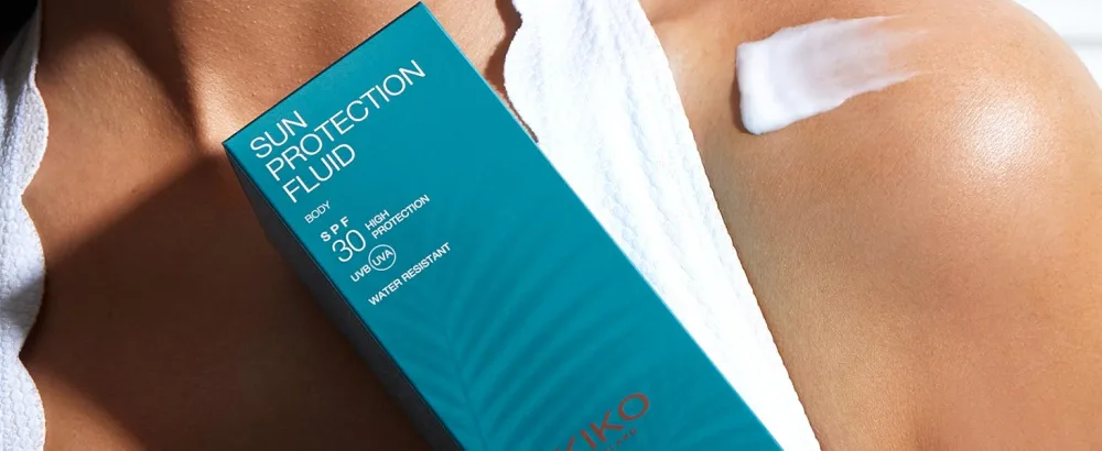 KIKO Milano Self Tan Mousse Body Self-Tanning Brightening And Moisturising Body Mousse With Hyaluronic Acid - Sun Protection Fluid Spf 30
