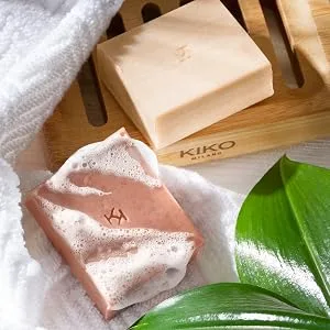 KIKO Milano Green Me Gentle Cleansing Bar | Solid Face Cleansing Bar With Soothing Aloe - Bamboo Soap Dish