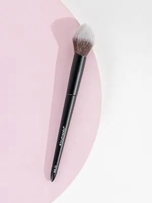 Brushworks No. 13 Highlight Brush - Brushworks No. 13 Highlight Brush