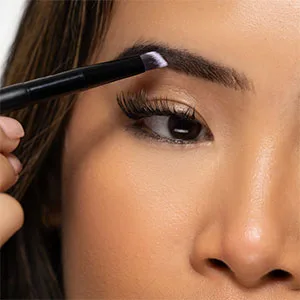 Brushworks No. 21 Precise Brow Brush - Brushworks No. 21 Precise Brow Brush