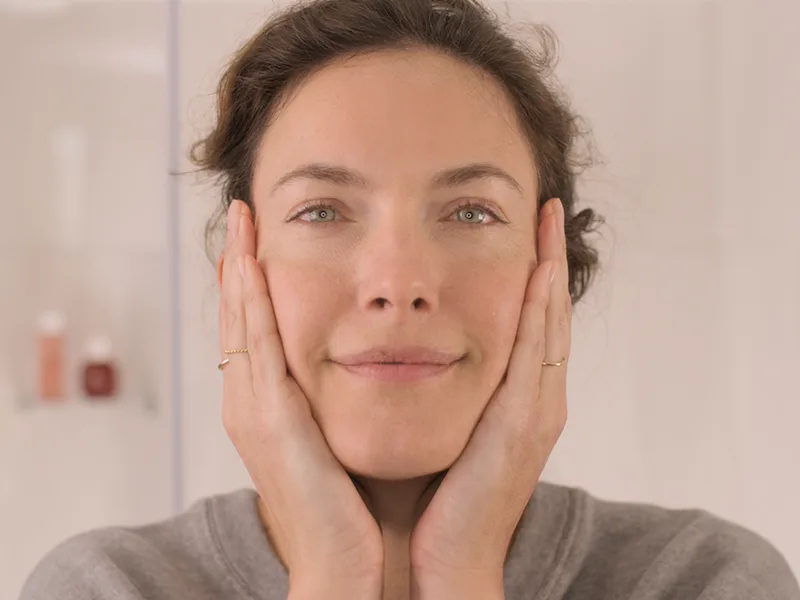 Clarins Multi-Active Day Cream SPF15 50ml - cream - apply
