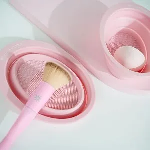 Brushworks Silicone Makeup Brush Cleaning Bowl - Silicone Makeup Brush Cleaning Bowl
