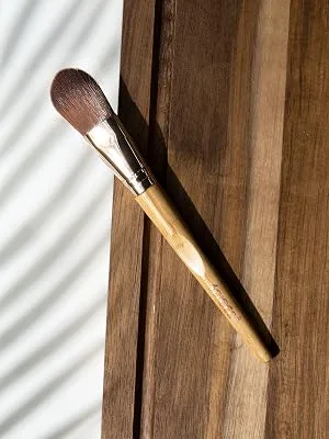 So Eco Foundation Brush - Close up of so eco foundation brush