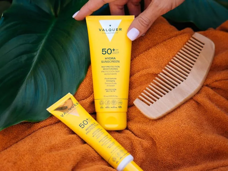 Valquer Laboratorios Invisible Protection Facial Serum SPF 50+ Anti-aging and Moisturizing - Solares Faciales