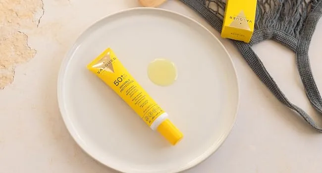 Valquer Laboratorios Hydra Sunscreen Facial Cream SPF 50+ Moisturizing and Anti-Aging - Solares Faciales