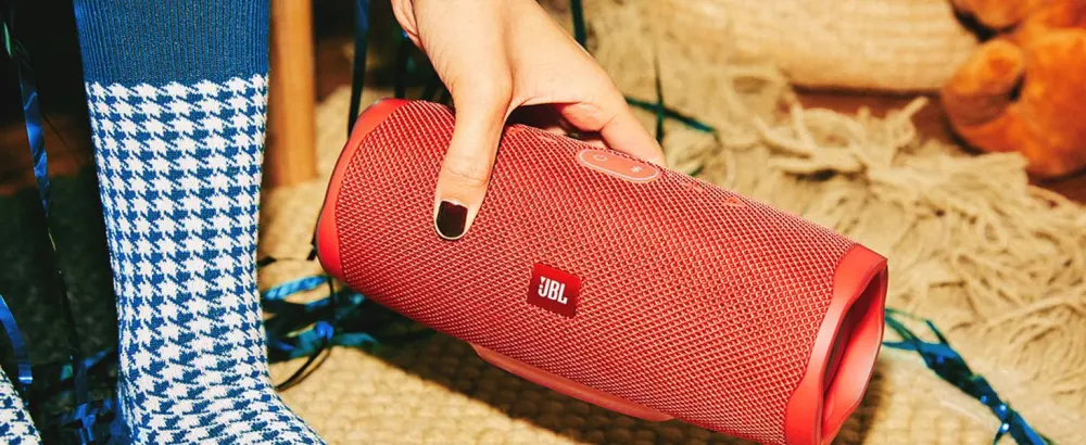 JBL Charge 4 - Waterproof Portable Bluetooth Speaker - Black Black Speakers only - Battery