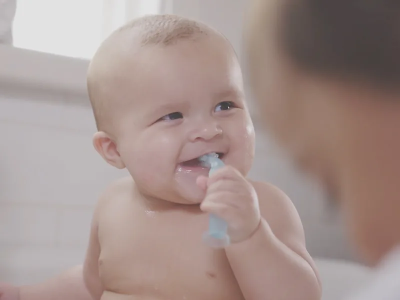haakaa 360 Baby Toothbrush with Suction Base Infant Silicone Toothbrush Teethers for Babies Teething Toys,1pc (Blue) - BHK075-B