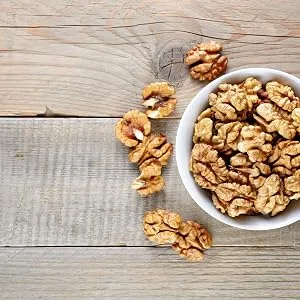 Fresh Vintage Farms, Walnut Oil, Cold Press, California Grown, Great for Cooking, Baking, Grilling, Dipping, & Salads - Walnuts