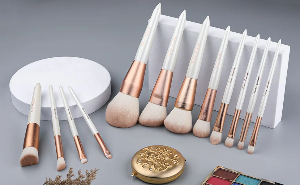 EVRCHGIEA Professional Makeup Brushes Set Concealers Foundation Blending Eye Shadow Blush Concealers Makeup Brush Kit (White 12pcs) - brushes show