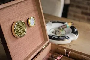 Cherry Finish Spanish Cedar Humidor with Magnet Seal and Humidifier Gel Cherry Analog - product information 5