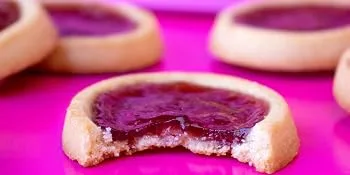 Belgian Boys Raspberry Cookie Tarts, Raspberry Jam Shortbread Cookies, Individually Wrapped Treats, Non-GMO, No Preservatives (22 Tarts per Pouch) - raspberry cookie tarts dessert belgian boys european cookies