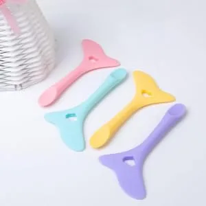 2 Pcs Eyeliner Eyeshadow Marscara Drawing Tools Makeup Marscara Make up Aids Simple Facial Mask Girl - product information 3