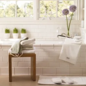 AQUIS Double-Sided Exfoliating & Cleansing Back Scrubber, Fast Drying, Ultra-Durable Microfiber, Linen - How do I use it?