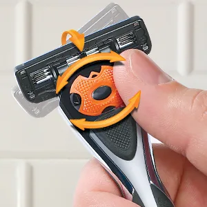 Amazon Brand - Solimo 3-Blade Razor Refills for Men with Dual Lubrication, 12 Cartridges (Fits Solimo Razor Handles only) 12 Count (Pack of 1) Refills - Amazon Solimo Men