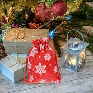 COLLBATH 10pcs Snowflake Burlap Bag Christmas Bags Candy Christmas Pouch Drawstring Storage Rack 14X10X0.3CM Red - product information 1