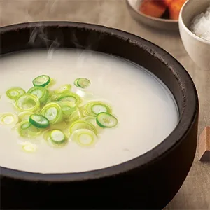 bibigo Korean Beef Bone Broth Soup Ready-to-Eat 17.7 Ounce (6-Pack) Beef Bone Soup 6-Pack - Beef Bone Broth & Vegetables