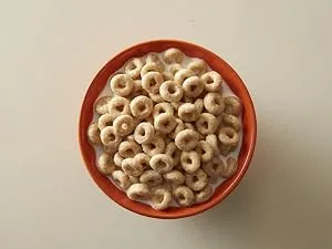 CHEERIOS - JUMBO SIZE PACK Cereal Box Original Whole Grain is the First Ingredient No Artificial Colours No Artificial Flavours 1 Kilogram Package of Cereal - product information 3