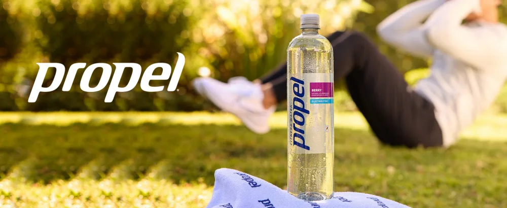 Propel, Black Cherry, Zero Calorie Water Beverage with Electrolytes & Vitamins C&E, 24 Fl Oz (Pack of 12) - propel