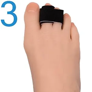 Omeer 5 Pack Broken Toe Wraps Are Padded No-Slip Hook And Loop Toe Protectors which are Washable and Reusable Toe Separator Splints For Injured Toes On Your Right Or Left Foot - Step three: wrap the splint around you injured toe again, and you