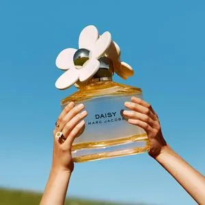 Marc Jacobs DAISY EAU SO FRESH Perfume Rollerball 0.33 Fl oz / 10ml DAISY EAU SO FRESH 0.33 Fl Oz (Pack of 1) - product information 4