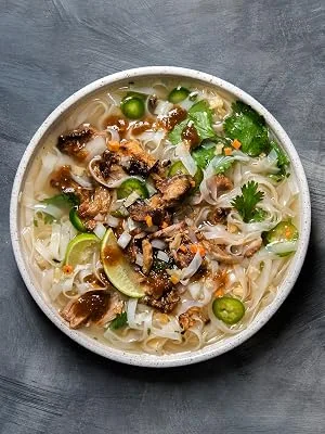 Snapdragon Beef Pho Instant Noodle Packets 4-Pack | 8.4 oz (4 Pack) Beef 8.4 Ounce (Pack of 4) - garlic pho carnitas