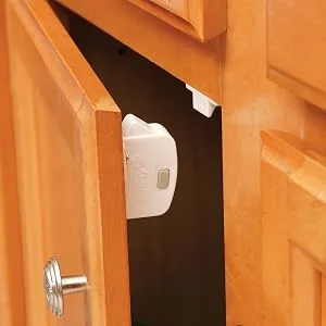 Safety 1st Magnetic Cabinet Locks, 4 Locks + 1 Key - Safety 1st Multi-Use Lock, childproof cabinet lock, childproof lock, baby lock