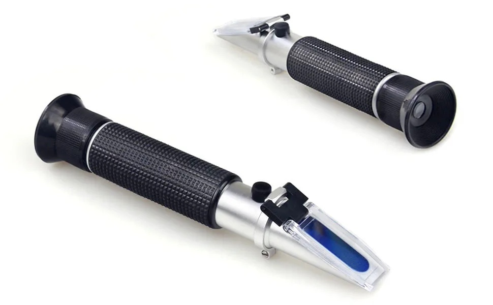 Professional Automatic Temperature Compensation Salinity Refractometer for Aquariums, Marine Monitoring, Saltwater Testing.Dual Sacle: 0-100ppt & 1.000-1.070 Specific Gravity - clear