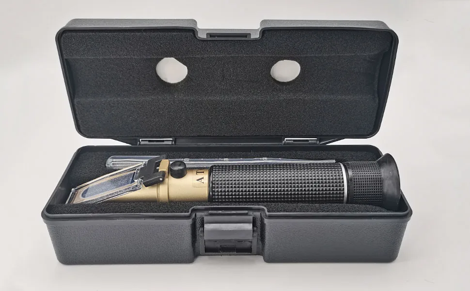 Salinity Refractometer with ATC Function, Saltwater Test Kit for Seawater, Pool, Aquarium, Fish Tank.Dual Scale: Specific Gravity & Salt Percent GoldBlack - salinity refractometer
