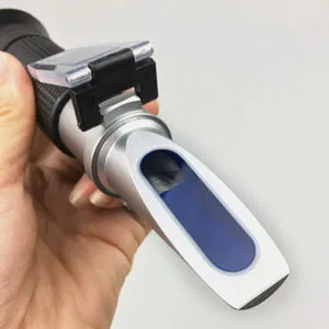 Salinity Refractometer for Seawater and Marine Fishkeeping Aquarium 0-100 PPT with Automatic Temperature Compensation - product information 2