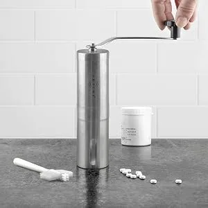 TabTime - Pill Crusher - Grinds Multiple Tablets into a Fine Powder - Ideal for Feeding Tubes Pets - Pilulier en métal broyeur comprimés comprimés médicaments grand moulin en acier inoxydable grande poudre