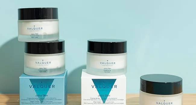 Laboratoires Valquer Micellar milk facial cleanser with bamboo water and algae. Moisturizing anti-aging purifying. All skin types - 200 ml - 12173