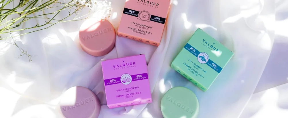 Valquer Laboratorios - 2 in 1 solid shampoo (shampoo and conditioner) - 95% natural ingredients - All hair types - Vegan - Organic Shampoo - 70 Gr - 2 en 1