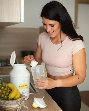GOLDEN TREE 600ml Wave Protein Shaker - BPA and DEHP Free - 100% Leakproof - Tamara Simovic