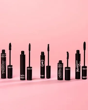 T.LeClerc - Intense Matte Eyeshadow - Silky and Light Texture - Adjustable Intensity and Long Lasting - Case with Mirror - Formula Tested for Sensitive Eyes - Eyeshadow: Nude Essentiel - Un regard intense