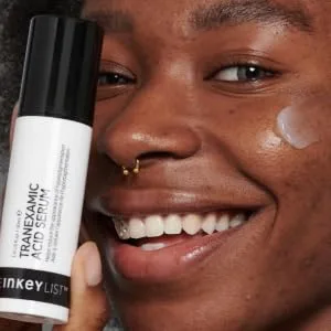 The INKEY List 2% Tranexamic Acid Serum to Reduce Hyperpigmentation and Target Uneven Skin Tone and Dark Spots 30ml - The INKEY List Sérum à 2 % d